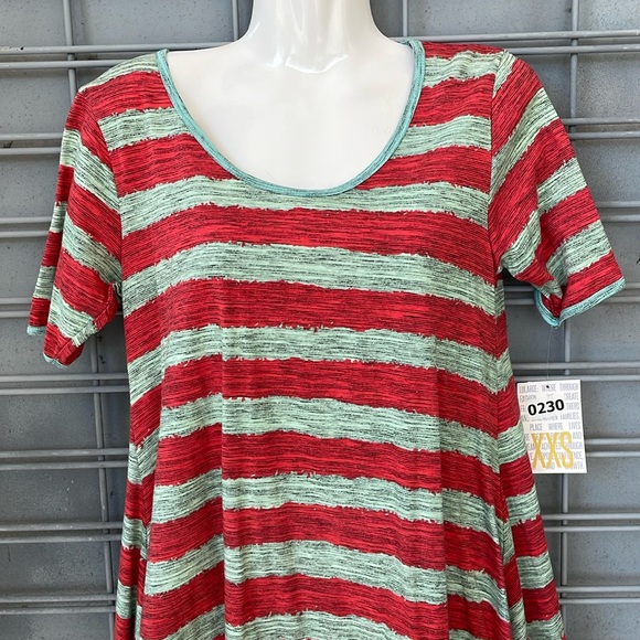LulaRoe Striped & Microstriped Printed Perfect T High Low Top-#0230 - Picture 3 of 12